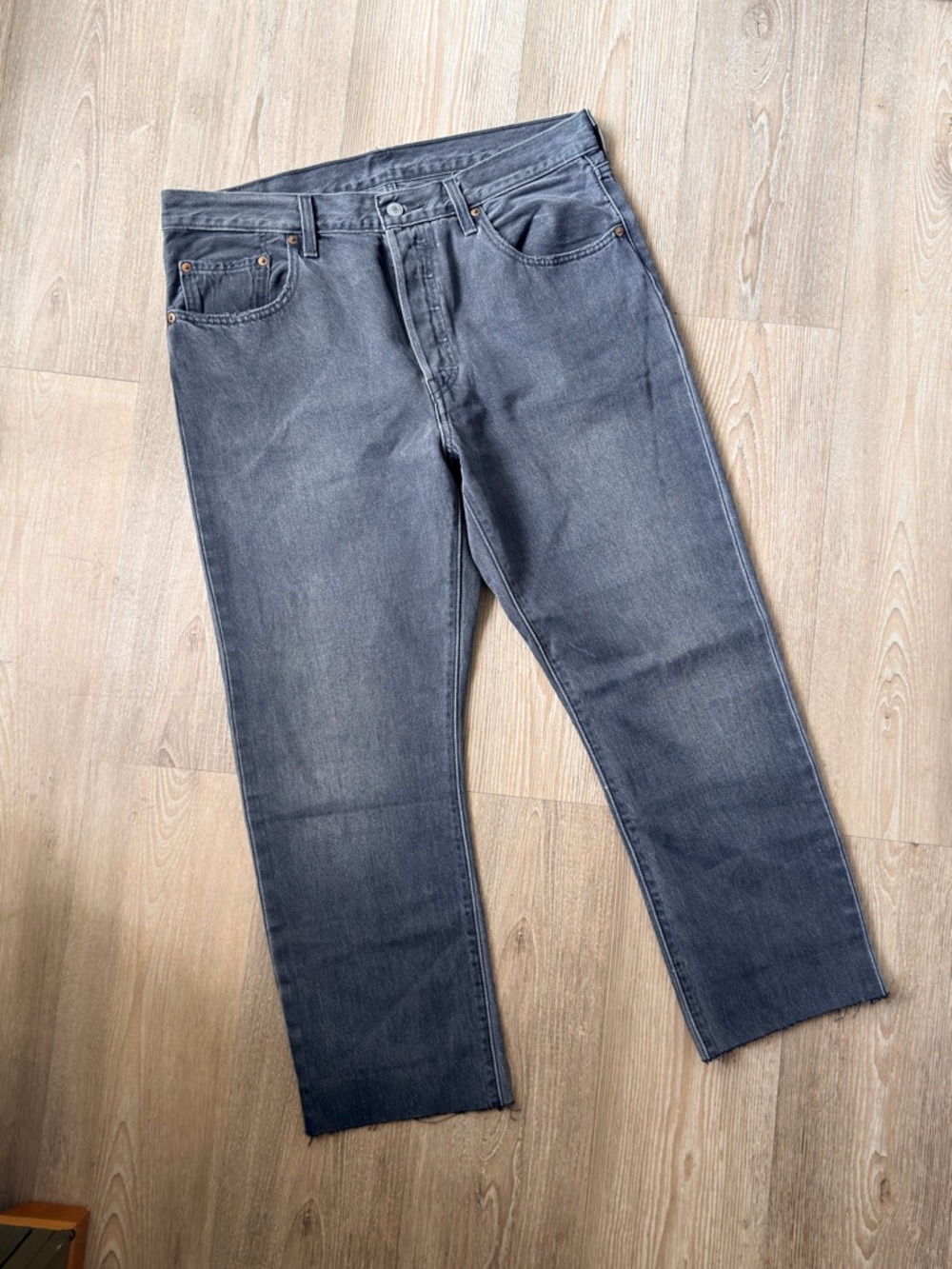 Levi's 501 Women's Gray Cropped Ankle Jeans